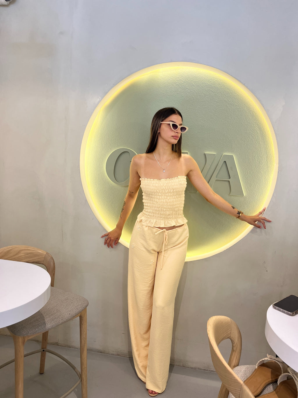 Butter yellow set